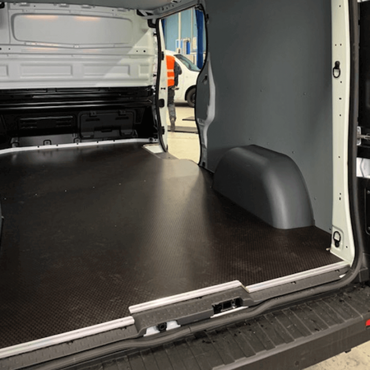 Kit habillage bois complet pour Renault Trafic 2024+ avec protection des passages de roue thermoformés en PEDH