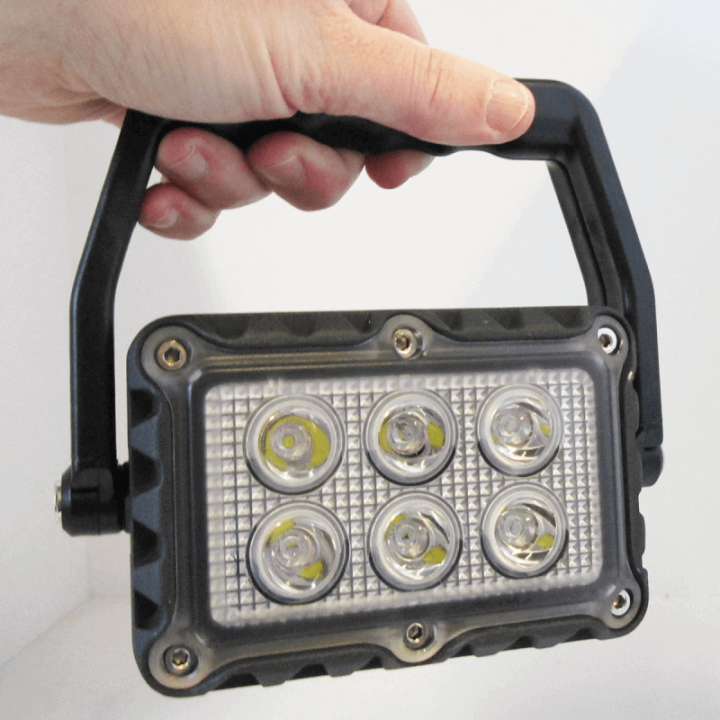 Phare LED rechargeable et portatif - utilisable sur pied ou avec poignée