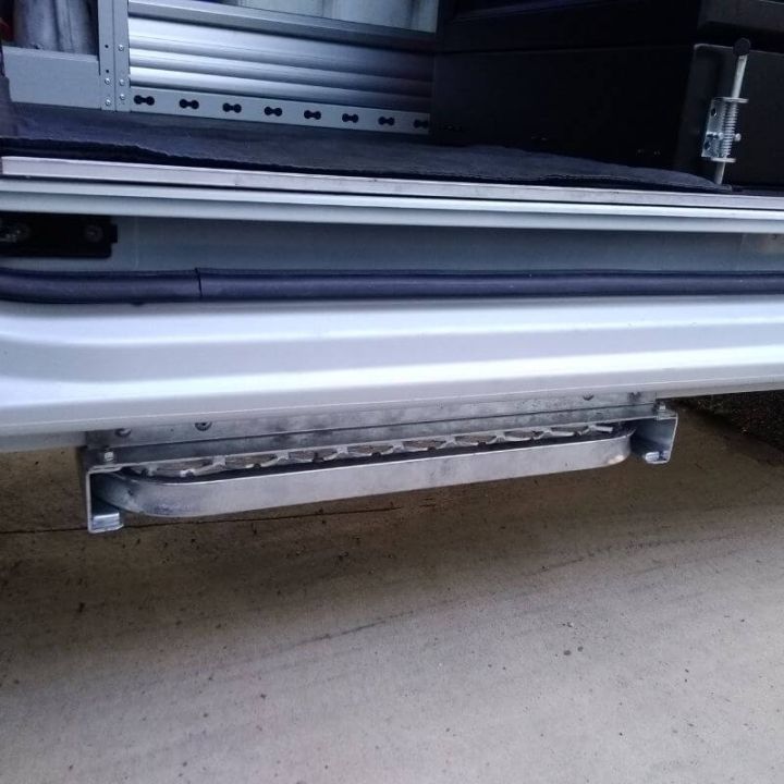 Marchepied latéral rétractable - Mercedes Sprinter III 2018+ - fermé