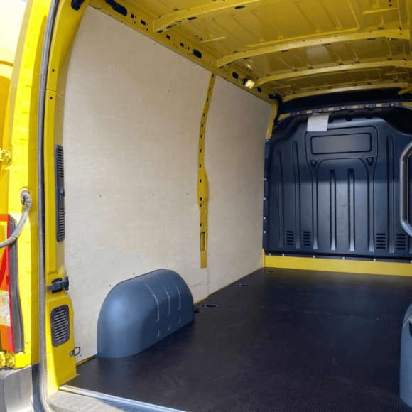 Habillage bois parois Volkswagen T7 2025+ Double Cabine - photo générique Habillage bois parois Volkswagen T7 2025+ Double Cabine - photo générique