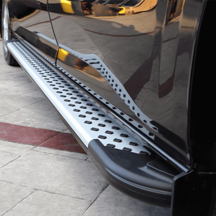 Marchepied latéral fixe, revêtement aluminium pour Mercedes Sprinter 2018+ (traction)