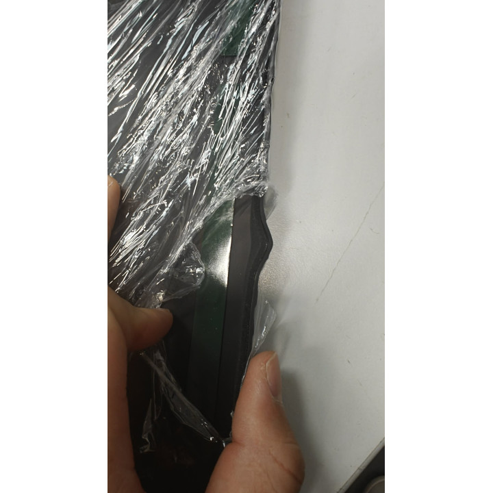 Léger dégât vu dessous.