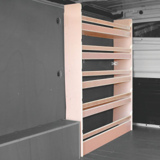 Aménagement utilitaire bois Fiat Talento 2016-2020 avec 4 étagères installé